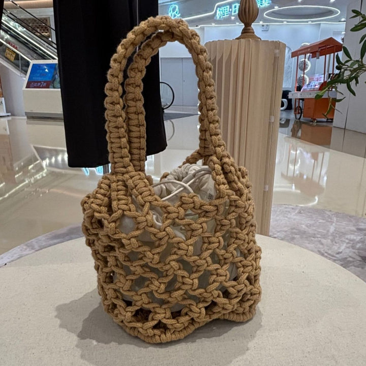 Fashionable handbag made of braided material Stornfield