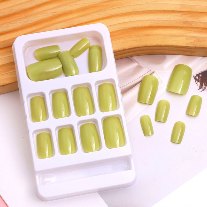 Glossy Press-On Nail Set with Almond Shape Stornfield