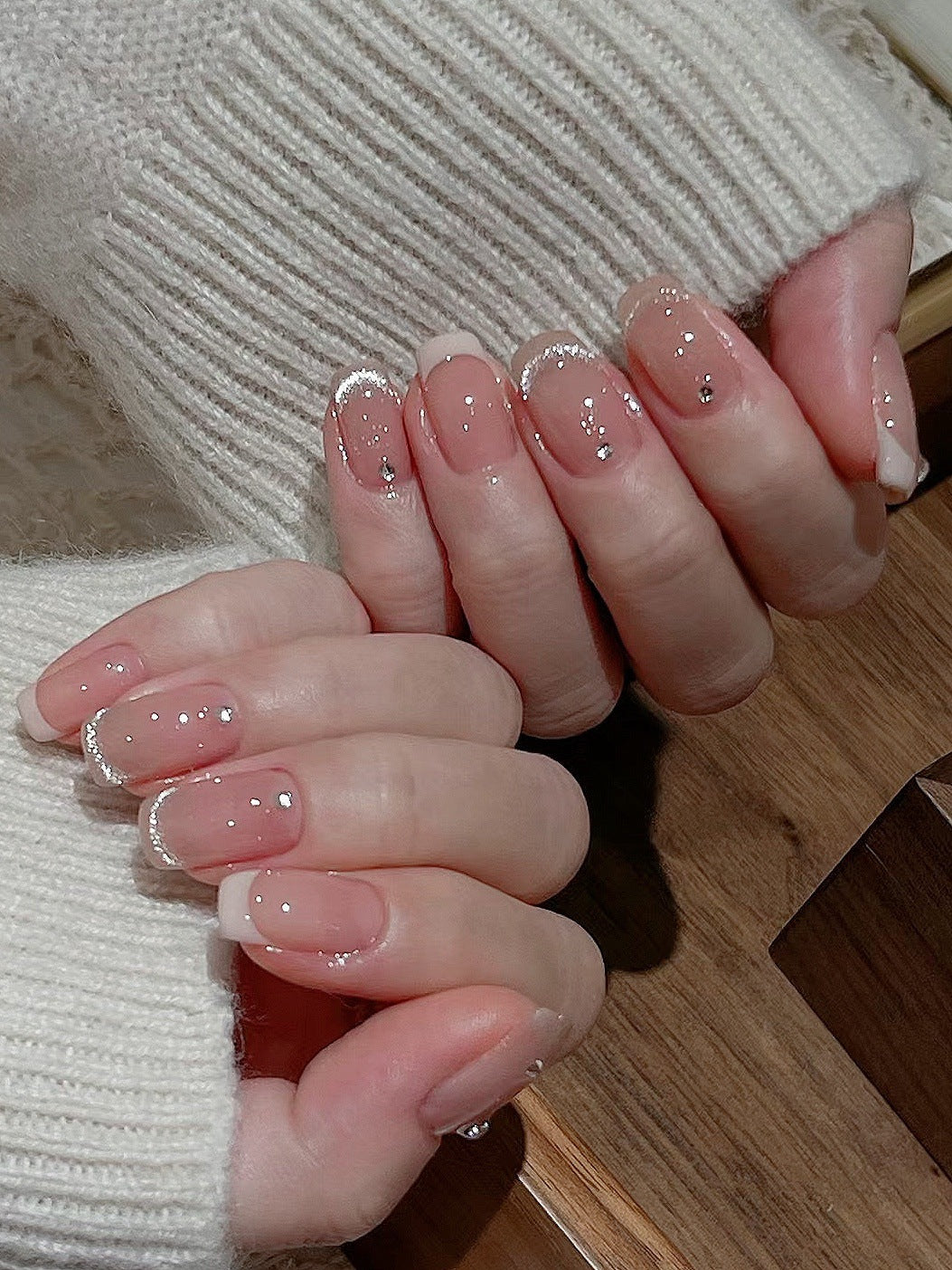 Glamorous artificial nails with filigree rhinestone details Stornfield