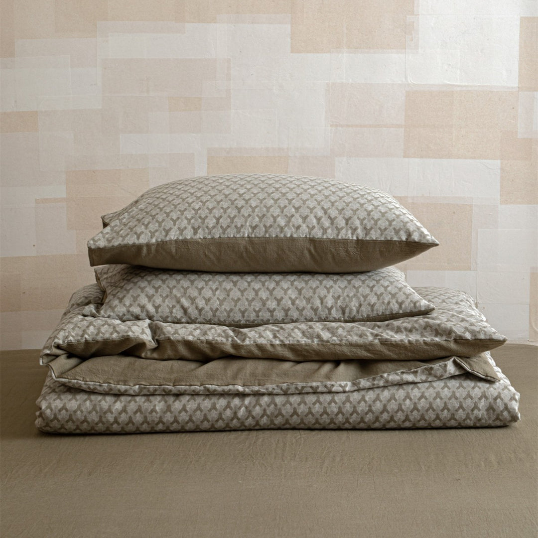 Reversible Linen-Blend Textured Duvet Cover Set with Jacquard Herringbone Pattern
