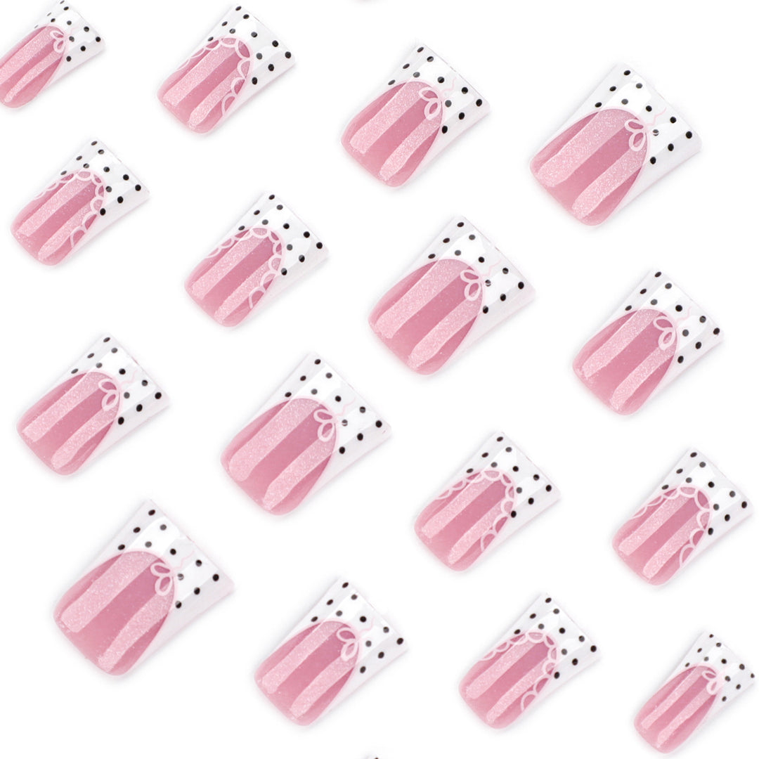 Artificial nail extensions with elegant lace design Stornfield