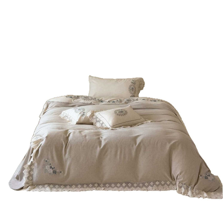 Romantic bedding set made of linen-cotton mix with lace trim and floral embroidery
