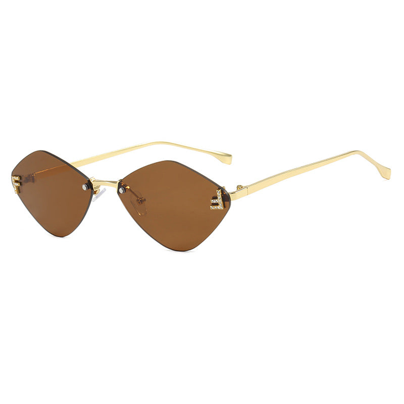 Women's geometric sunglasses in an extravagant design with gradient lenses Stornfield