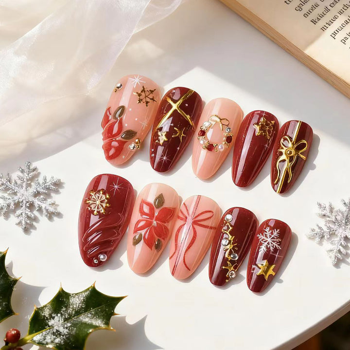 Elegant Artificial Nail Tips with Gold Accents Stornfield