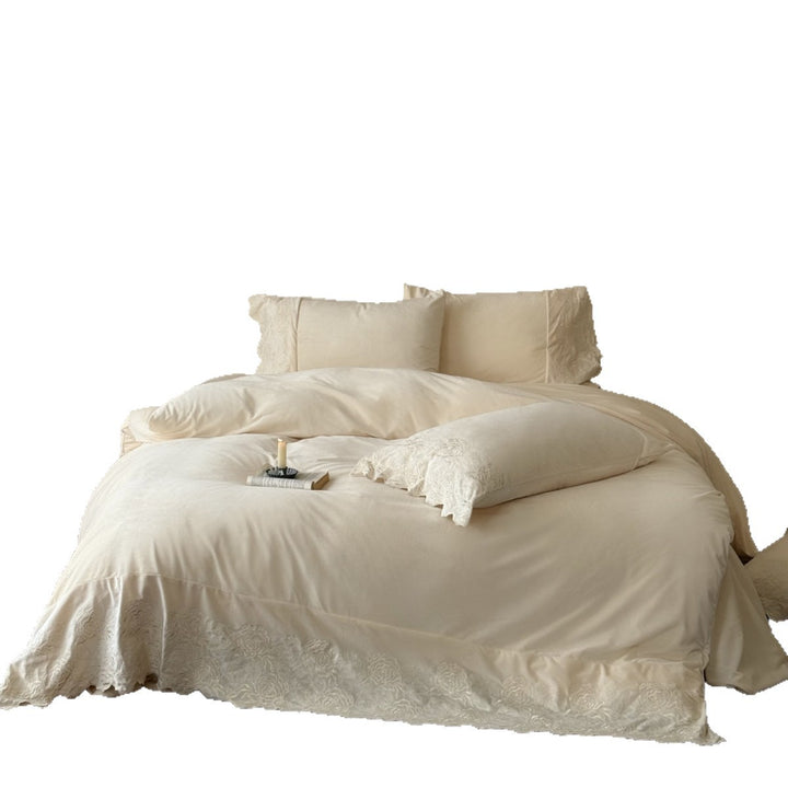 Cotton satin bedding set with delicate lace trim ruffle and satin finish