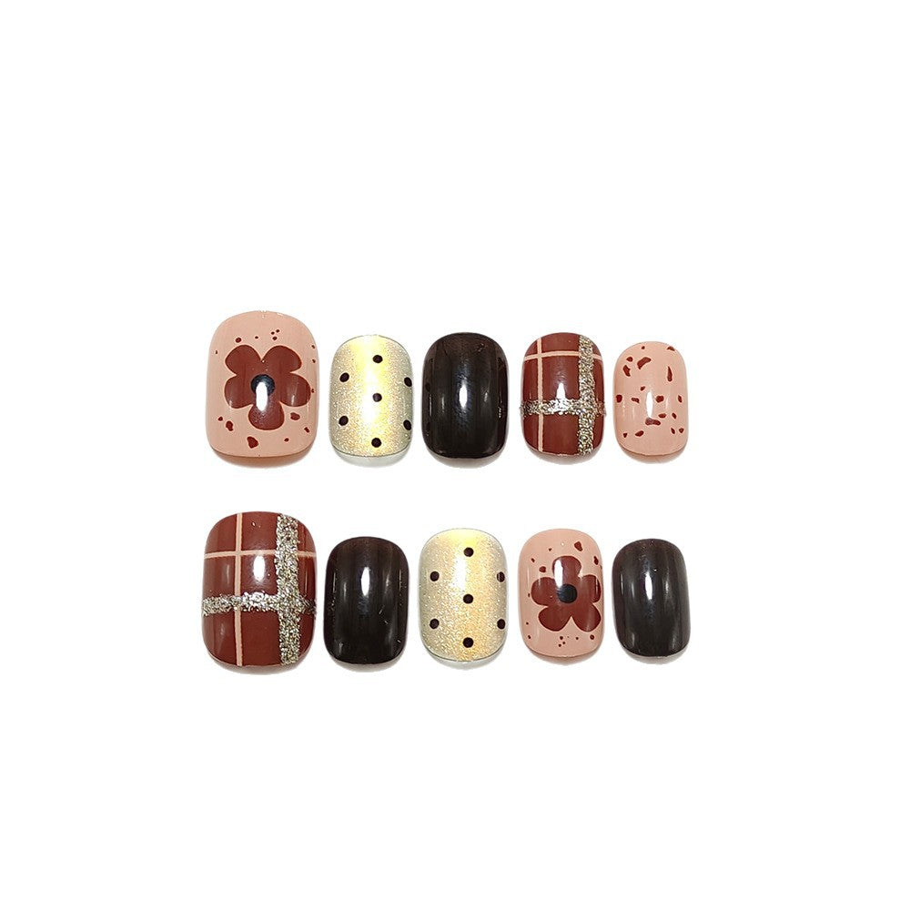 Art Nails in Creative Vintage Design Stornfield