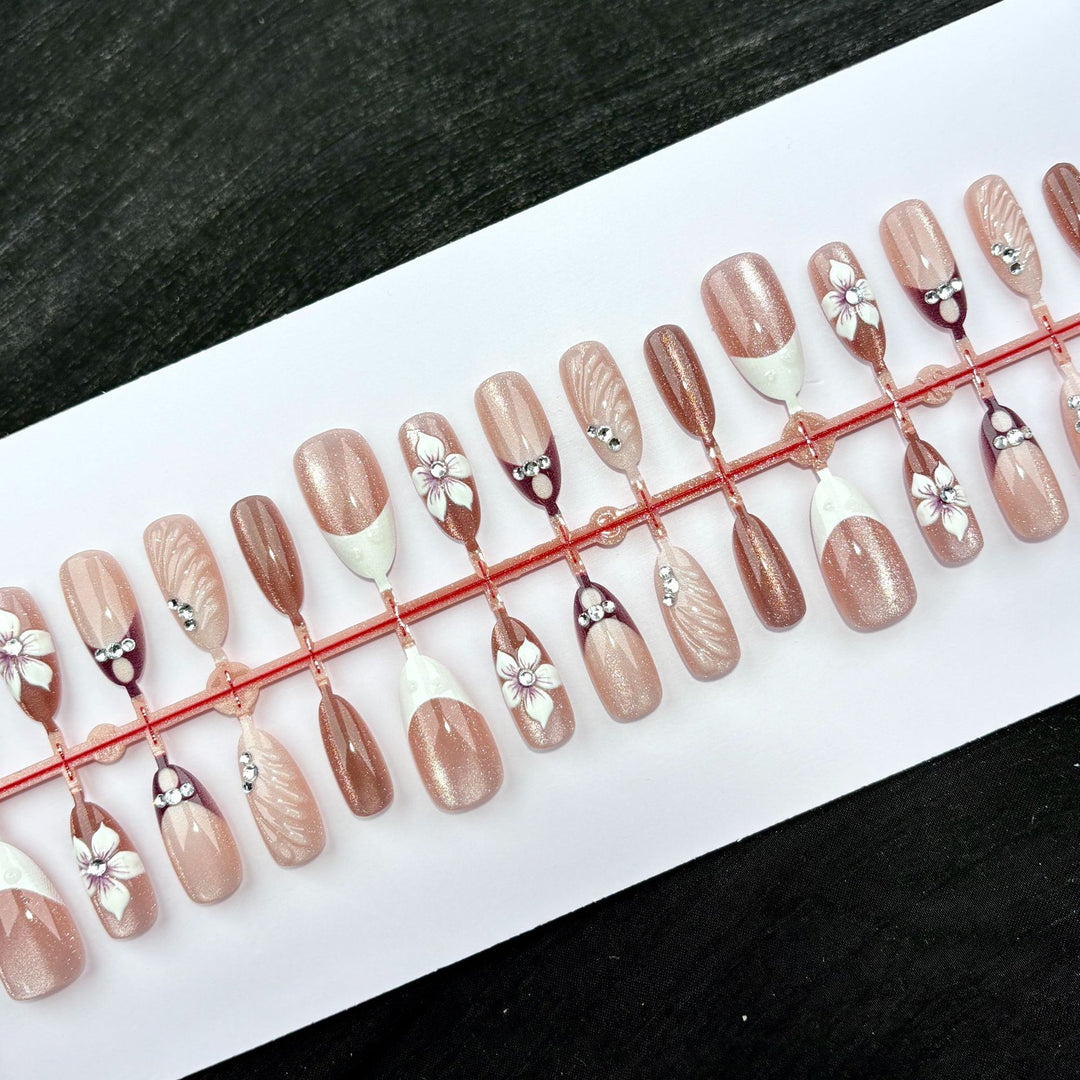 Elegant Polka Dot and Lace Press-On Nail Set