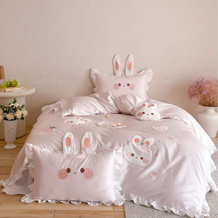 Children's bedding set with cute bunny appliqués
