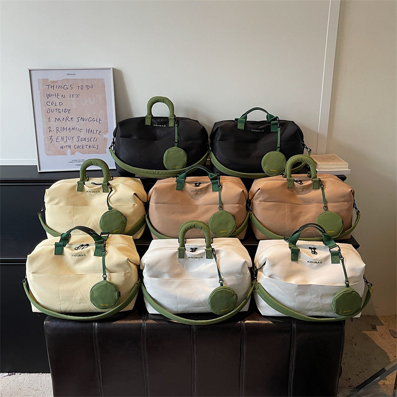 Elegant Travel Bag with Practical Accessories Stornfield