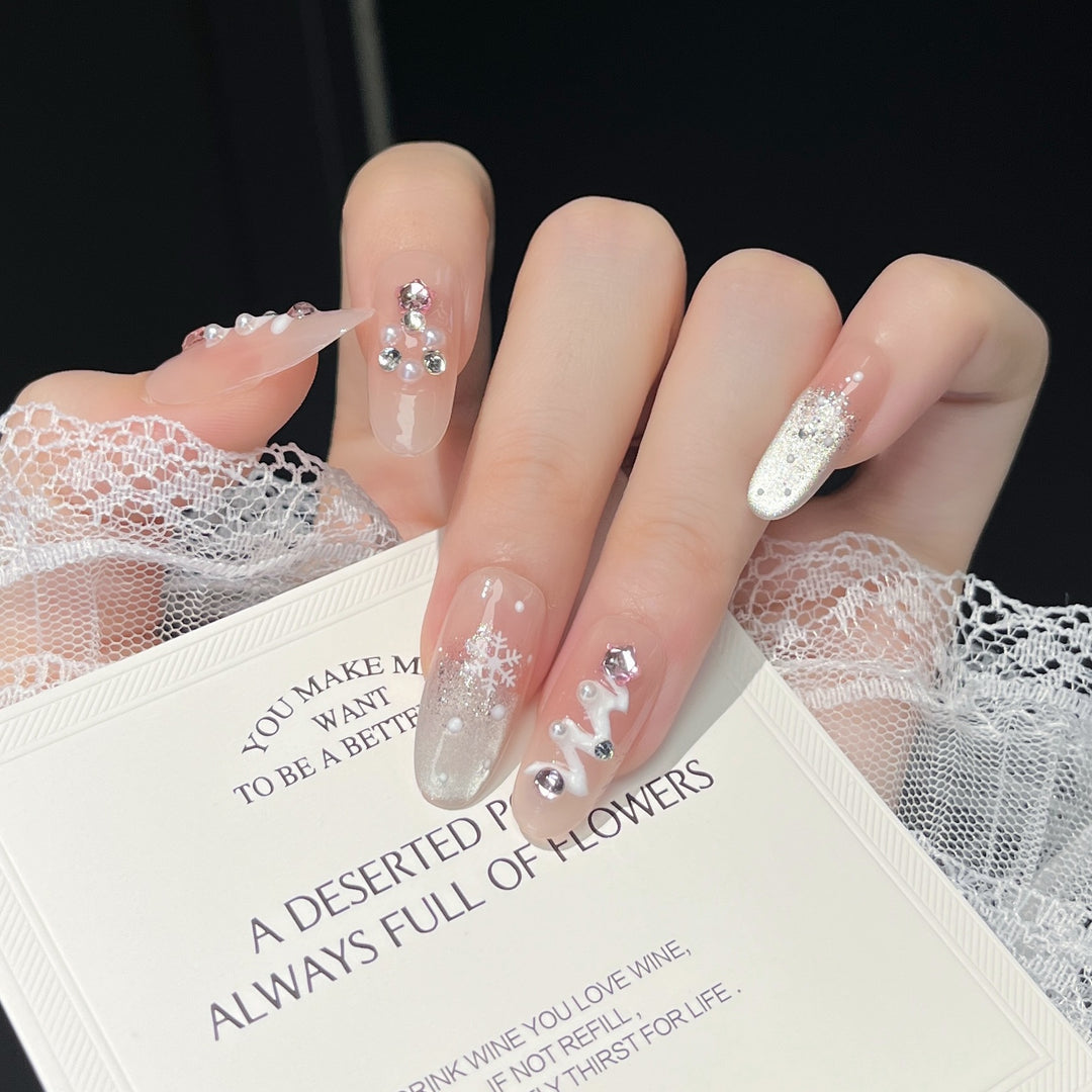 Festive Character-Themed Press-On Nail Art Stornfield