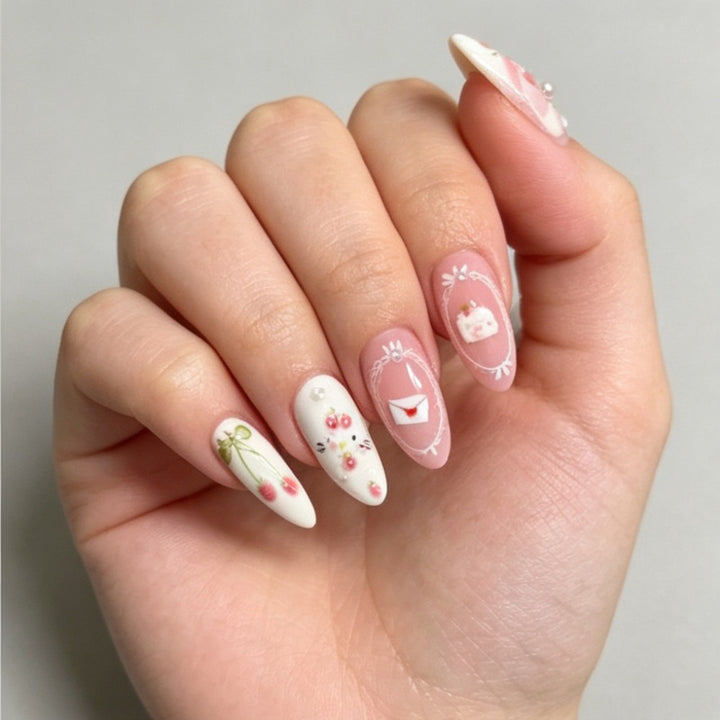 Creative artificial nails with detailed 3D motifs Stornfield
