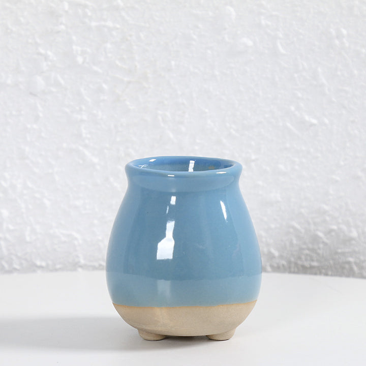 Contemporary Curved Ceramic Vase Stornfeild