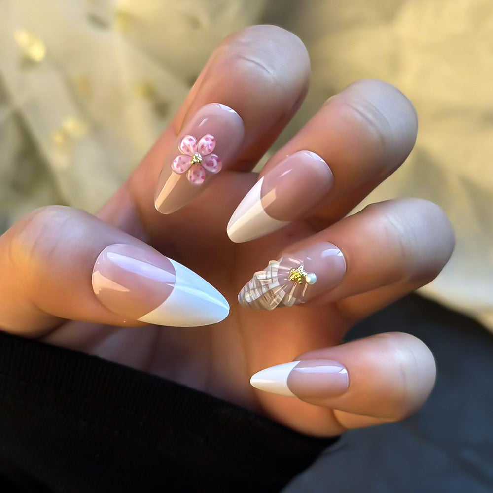 Elegant Floral Accent Press-On Nail Set Stornfield
