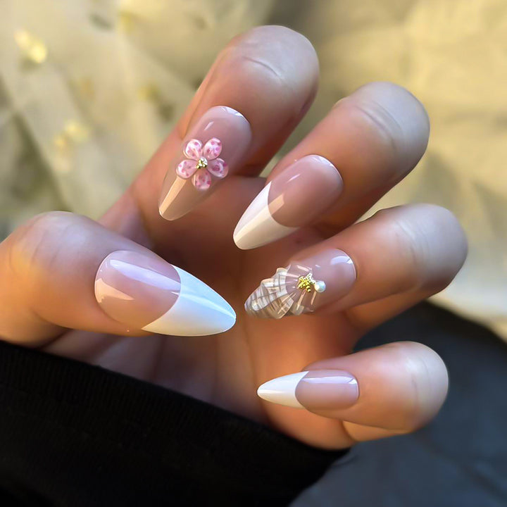Elegant Floral Accent Press-On Nail Set Stornfield