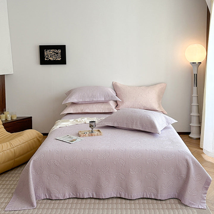 Quilted Paisley Matelassé Bedspread and Pillow Sham Set