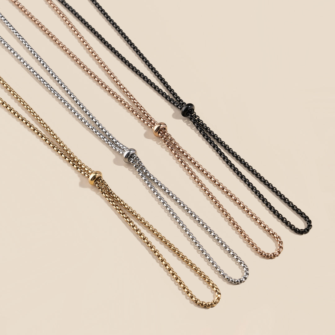 Sleek Chain Eyewear Holder Stornfield