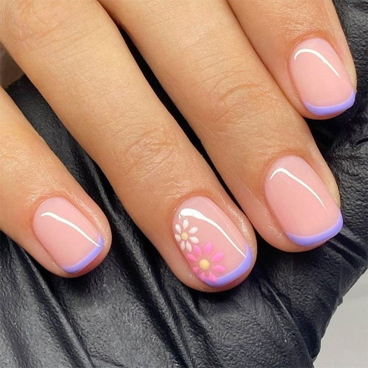 Floral Accent Press-On Nail Tips Stornfield