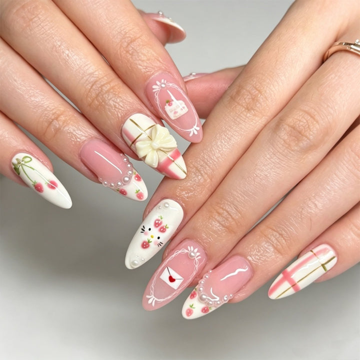 Creative artificial nails with detailed 3D motifs Stornfield