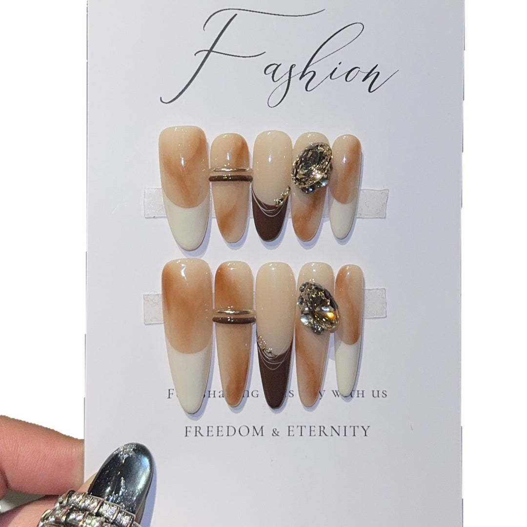 Artificial nail set with elegant glamour design Stornfield