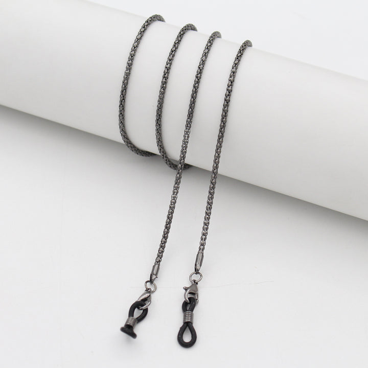 Elegant Pearl Chain Eyewear Holder Stornfield