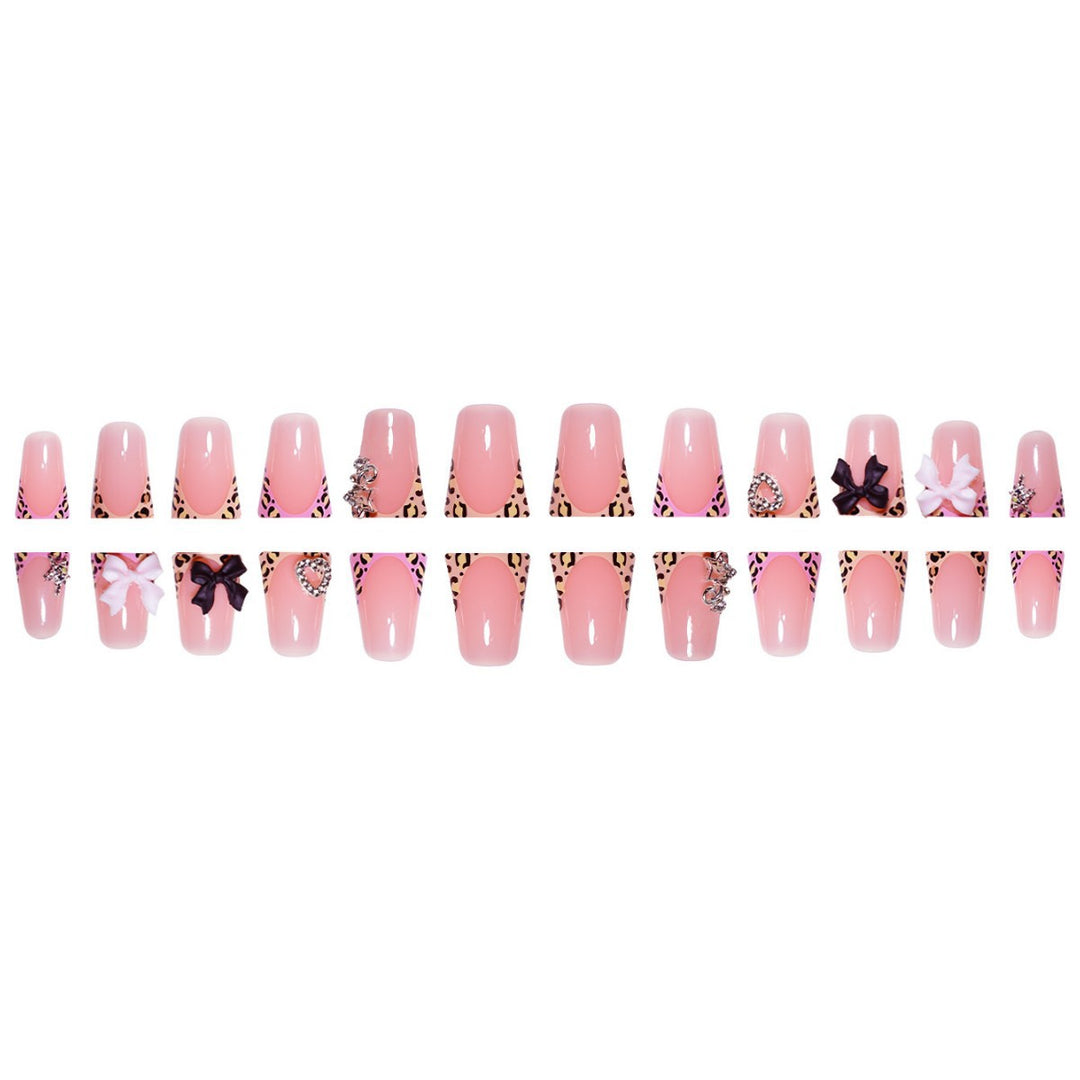 Decorative Thematic Press-On Nail Set Stornfield