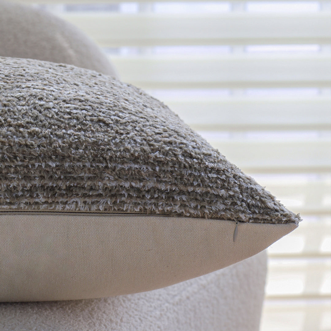 Structured decorative pillows