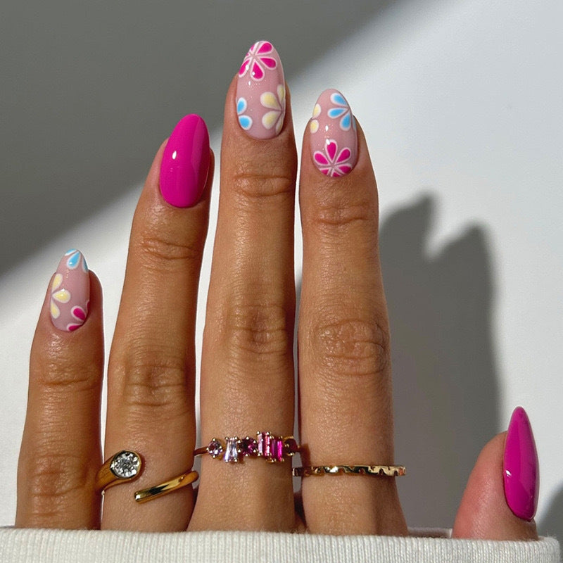 Trendy Art Nails with Floral Pattern Stornfield