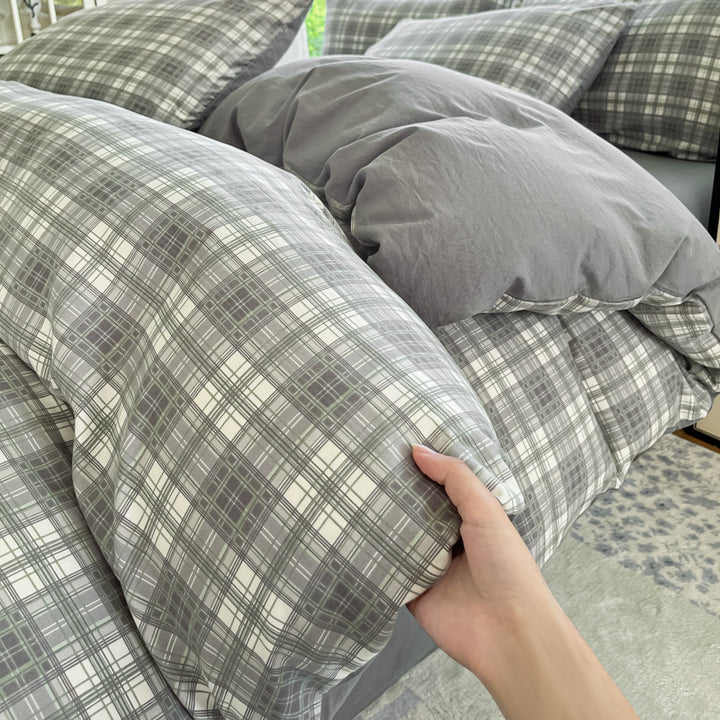 Cozy Checkered Duvet Cover Set