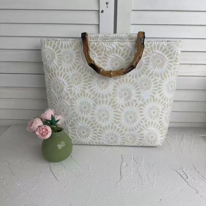 Exclusive and handcrafted beach bag with bamboo handles Stornfield