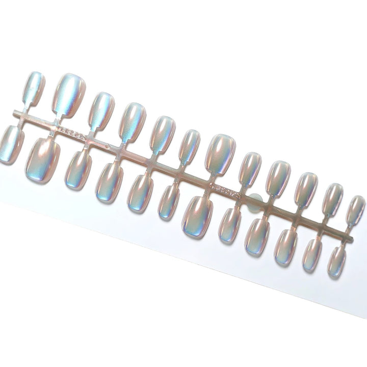 Shiny artificial nails Stornfield