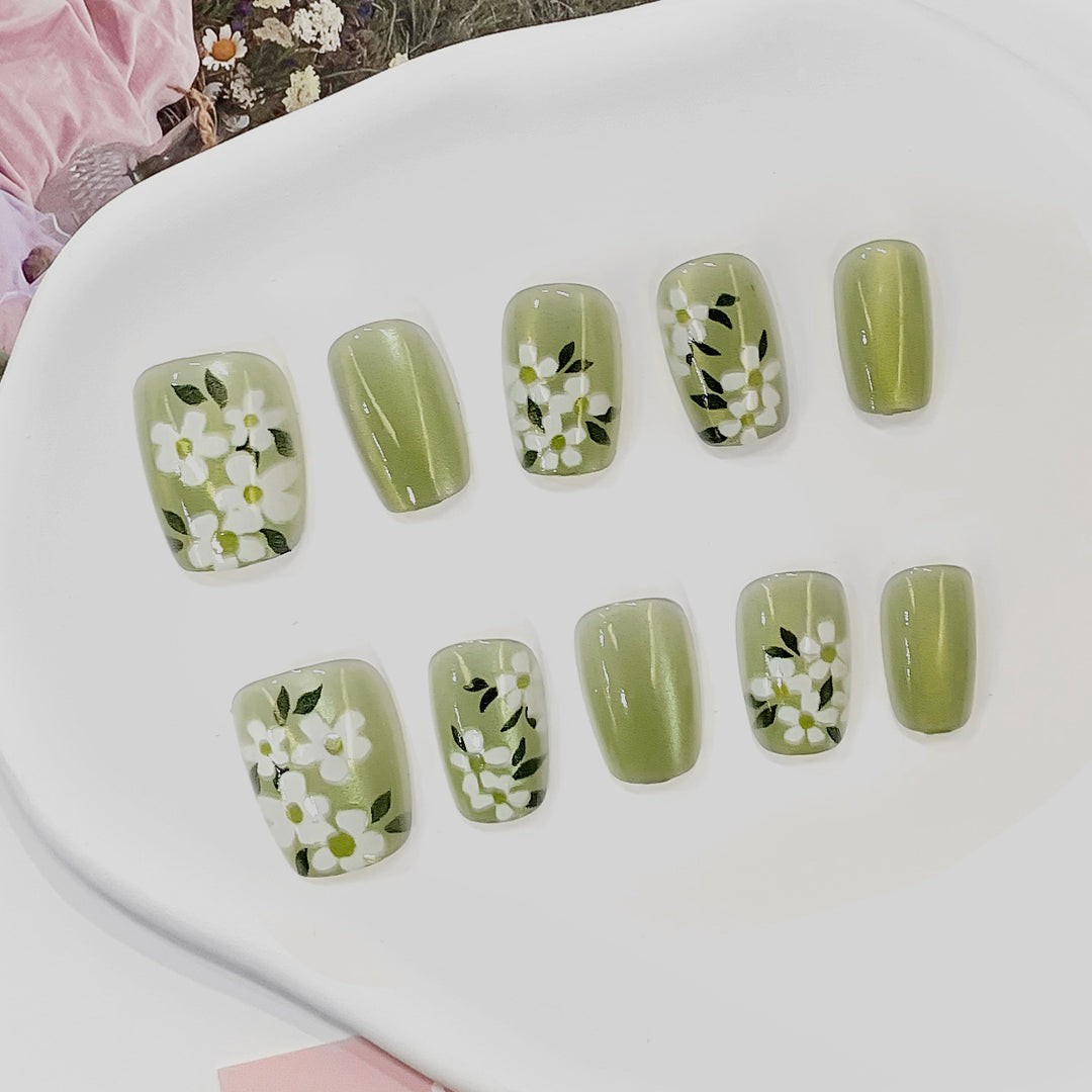 Artificial nails with floral patterns Stornfield