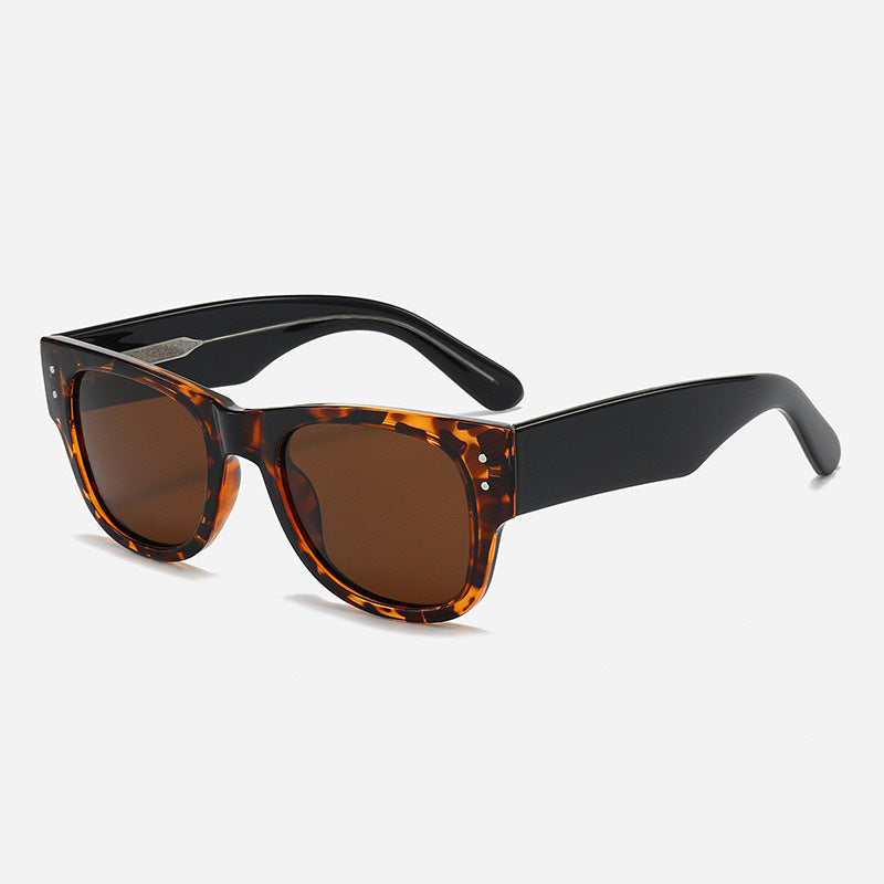 Ladies sunglasses in minimalist and elegant design Stornfield