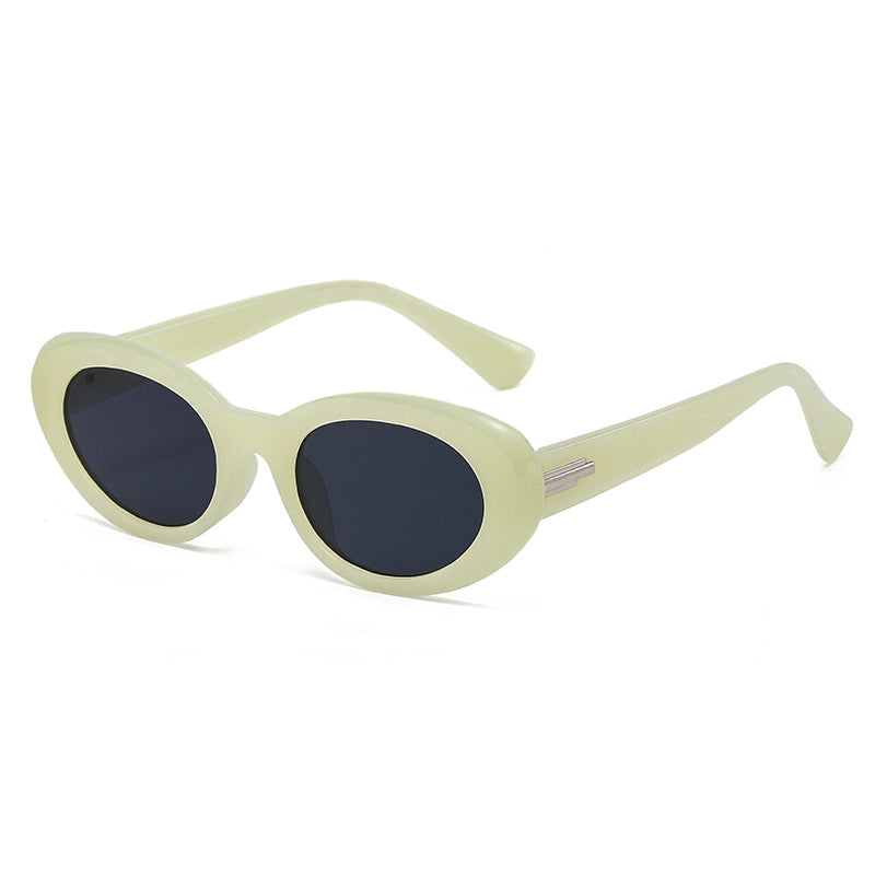 Ladies fashionable Cat-Eye glasses with trendy thick frame Stornfield