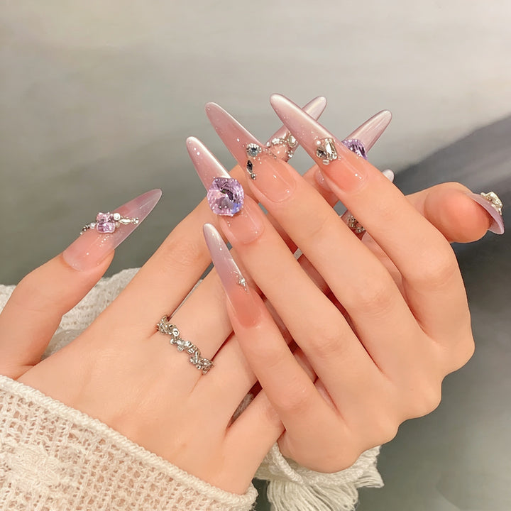 Glossy Almond-Shaped Nail Set
