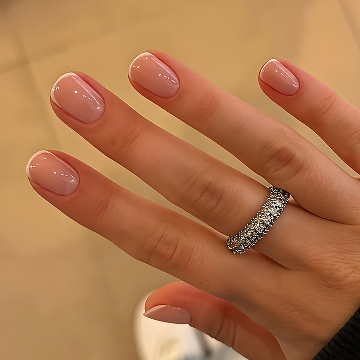 Artificial nails with elegant French tip Stornfield