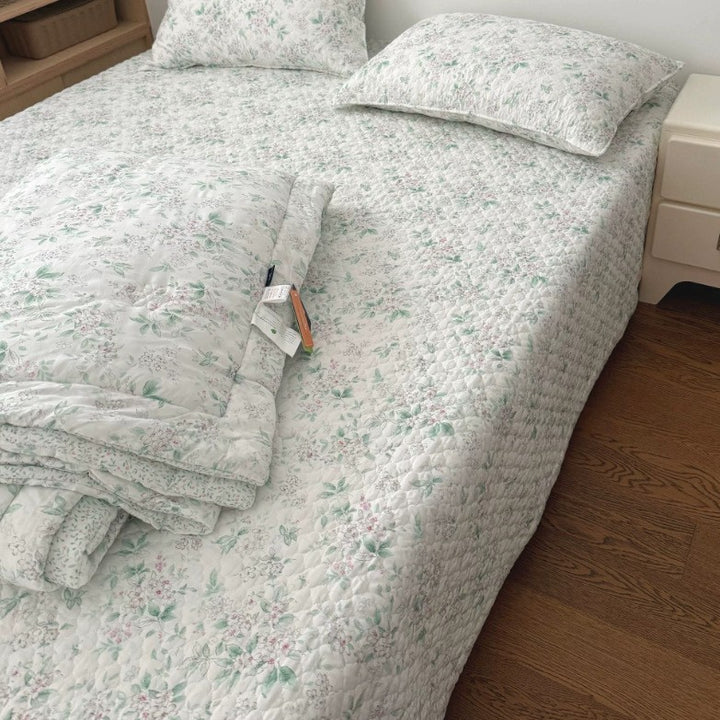 Breathable Cotton Floral Duvet Cover Set with Quilted Lightweight Comforter & Pillow Shams