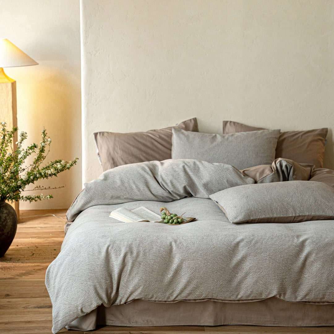 Duvet cover set made of cotton Renforcé with fine Toile flower pattern and extra soft jersey fitted sheet