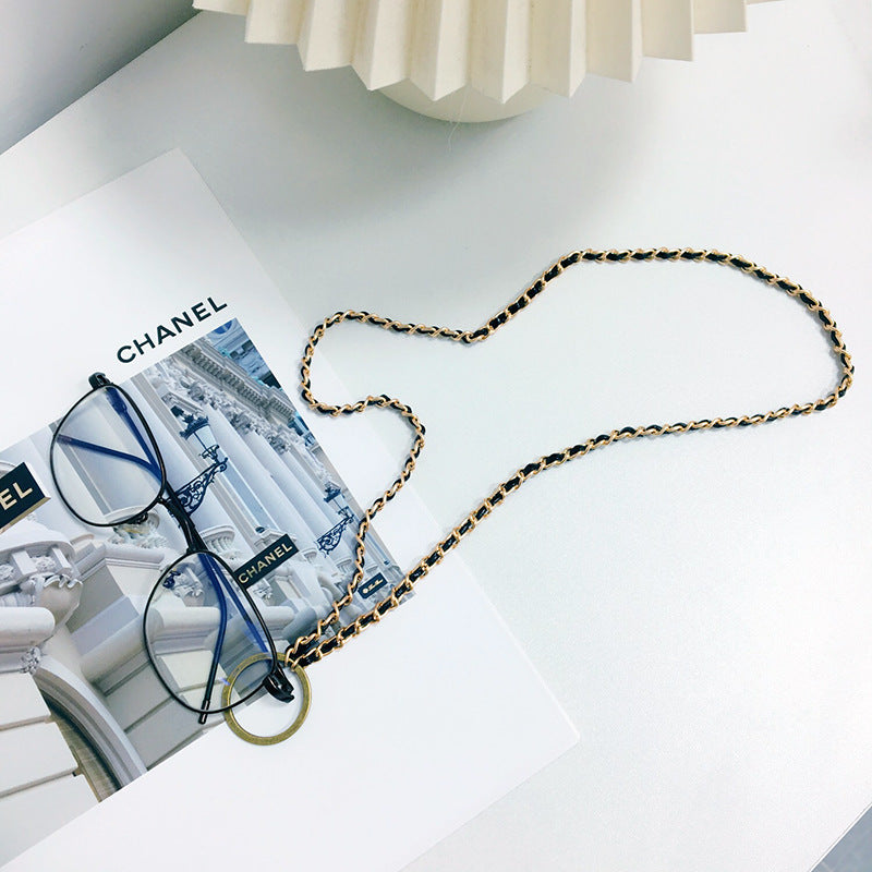 Trendy jewelry necklace with round pendants Stornfield
