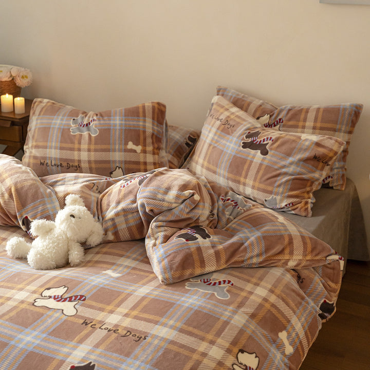 Soft flannel bedding set with checkered design and dog motifs