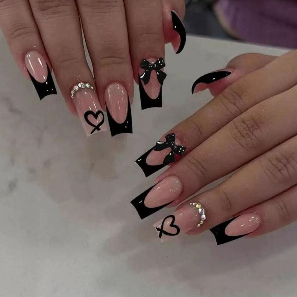 Artistic Statement Press-On Nails Stornfield