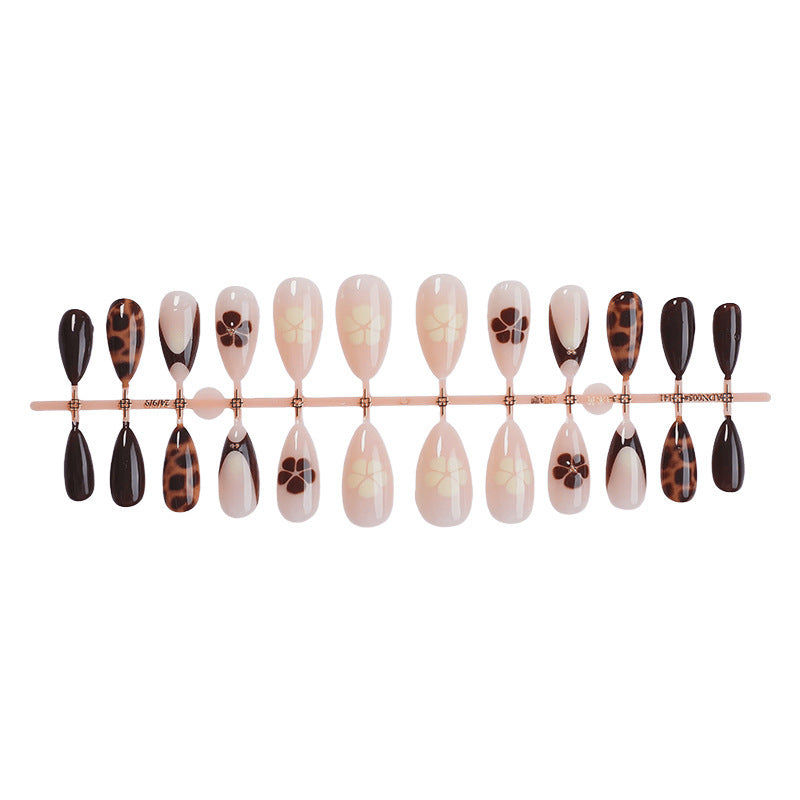 Creative nail art set with floral and leopard pattern Stornfield