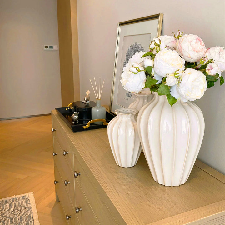 Elegant ceramic vase with ribbed structure Stornfield