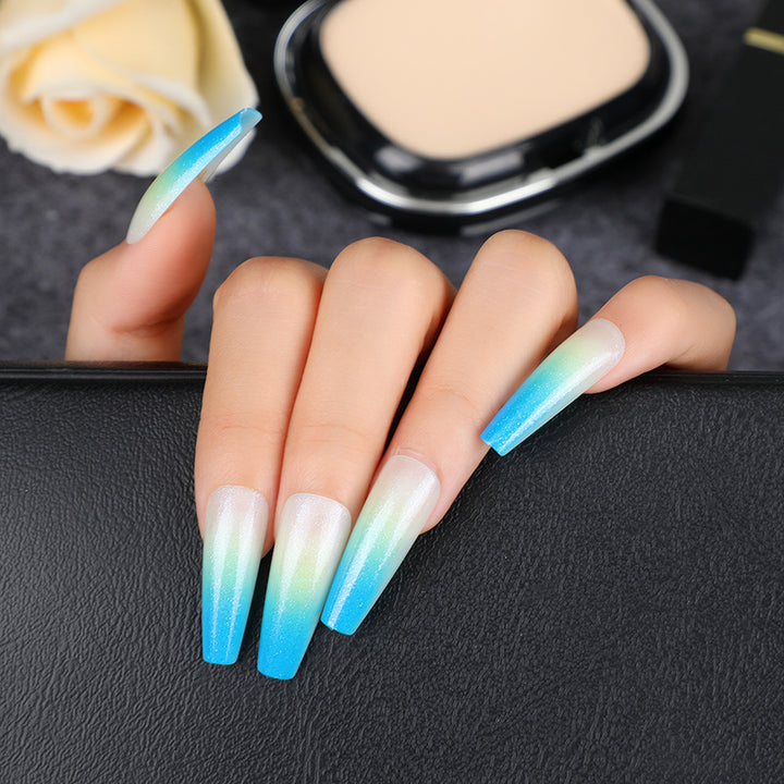 Glamorous artificial nails with gradient Stornfield