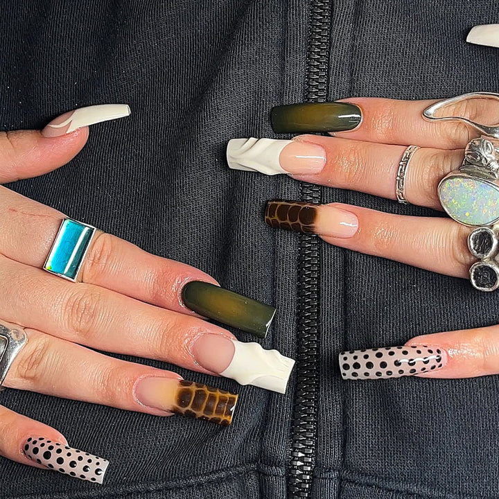 Artificial Nails in Creative Marble and Animal Design Stornfield