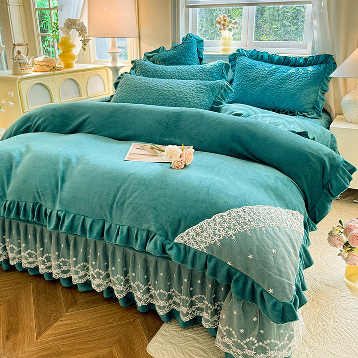 Luxurious Floral Ruffled Quilted Comforter Set