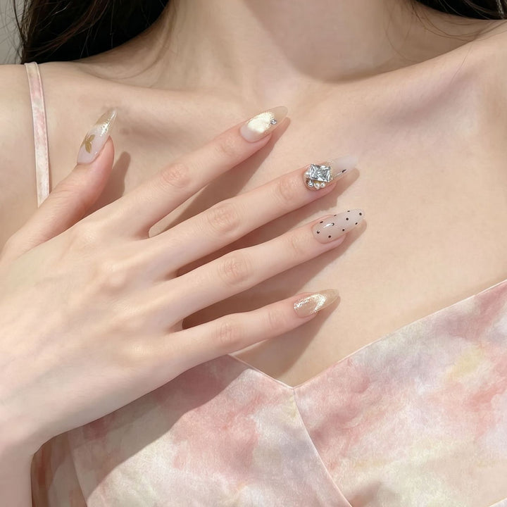 Elegant Press-On Nail Art Set with Decorative Floral Accents Stornfield
