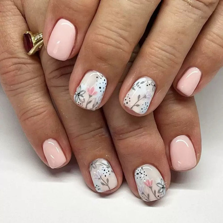 Artificial nail set with floral designs and elegant finish Stornfield