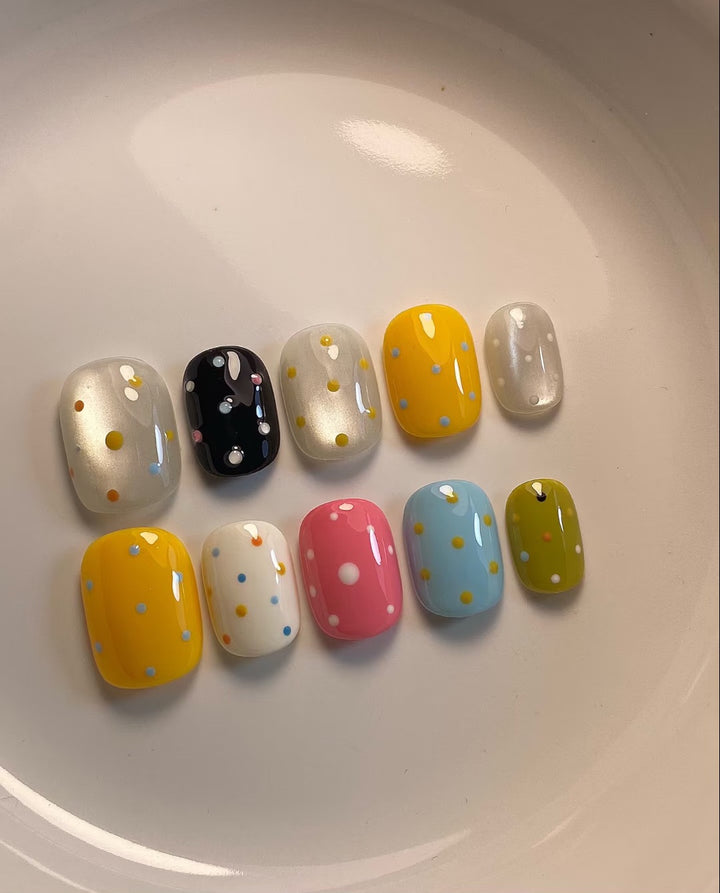 Artistic Press-On Nail Art Set with Star and Grid Designs
