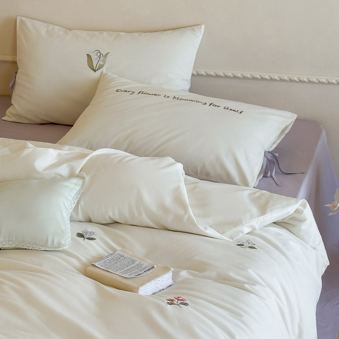 Decorative Elegant Embroidered Bed Linen Set Stornfield