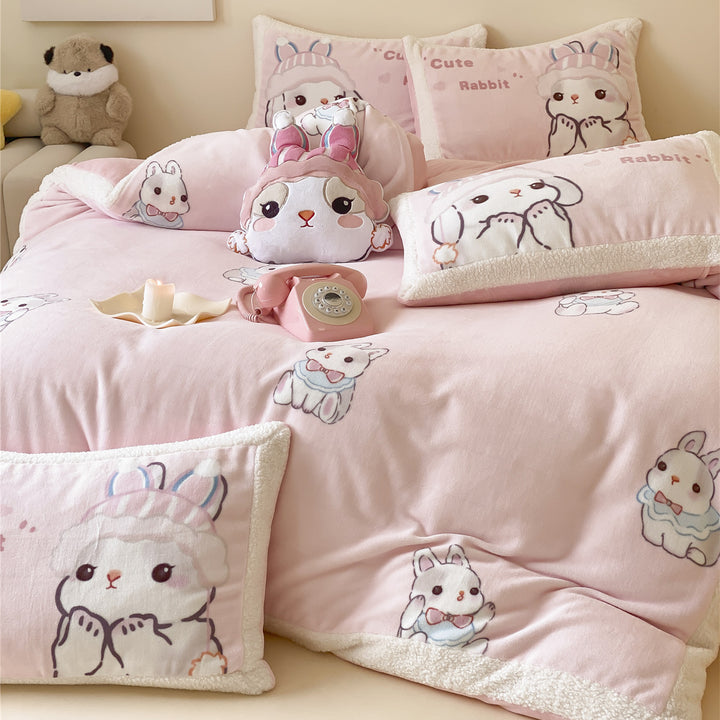 Children's bedding set with teddy fleece trim and cute panda & bear motifs